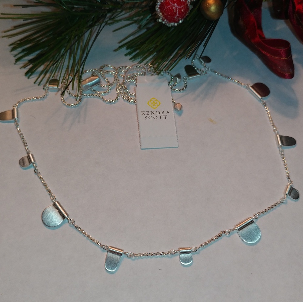 Kendra Scott Adjustable Olive Necklace in Silver